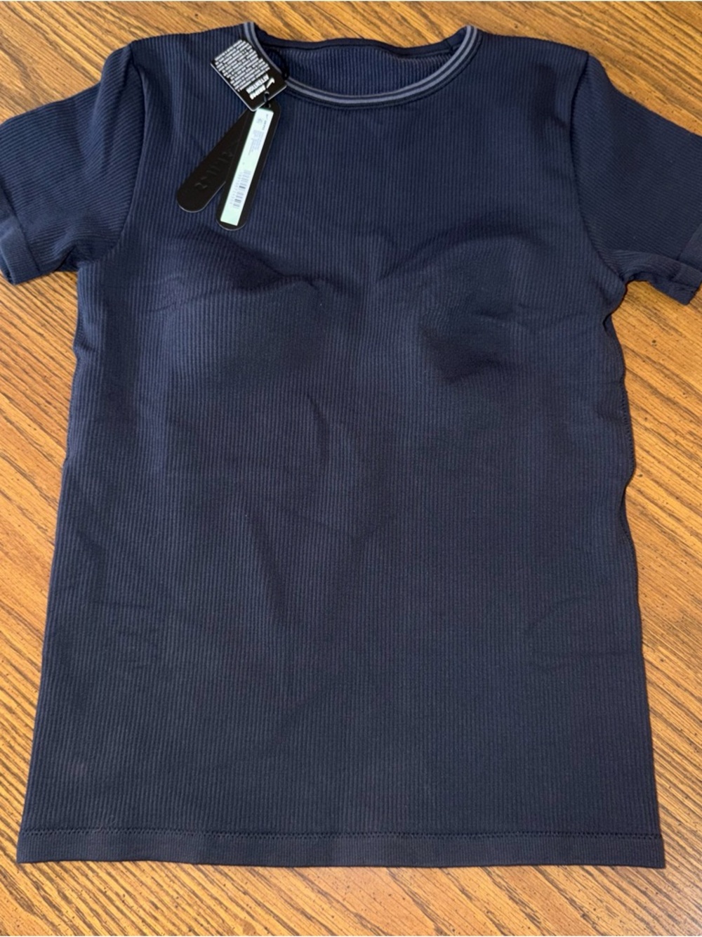 NIKE SKIMS RIBBED SEAMLESS SHORT SLEEVE TOP COLOR OBSIDIAN/ARMOR NWT